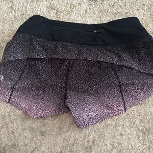 Lululemon low rise 2.5 inch speed shorts size 2